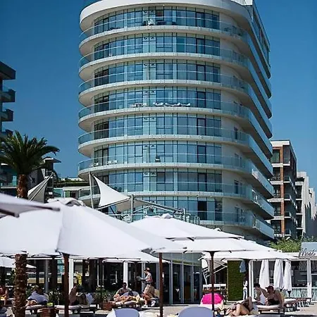 White Tower Studio Deluxe - Mamaia Summerland