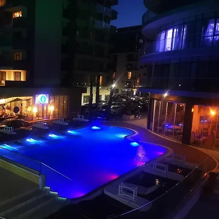 White Tower Studio Deluxe - Mamaia Summerland