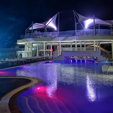 White Tower Studio Deluxe - Mamaia Summerland Apartmán *
