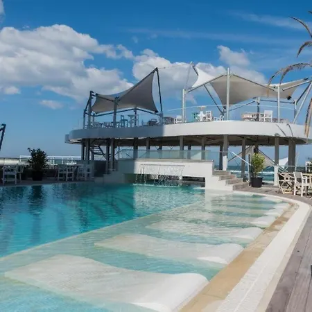 Apartmán White Tower Studio Deluxe - Mamaia Summerland Mamaia