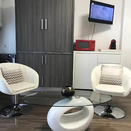 White Tower Studio Deluxe - Mamaia Summerland *